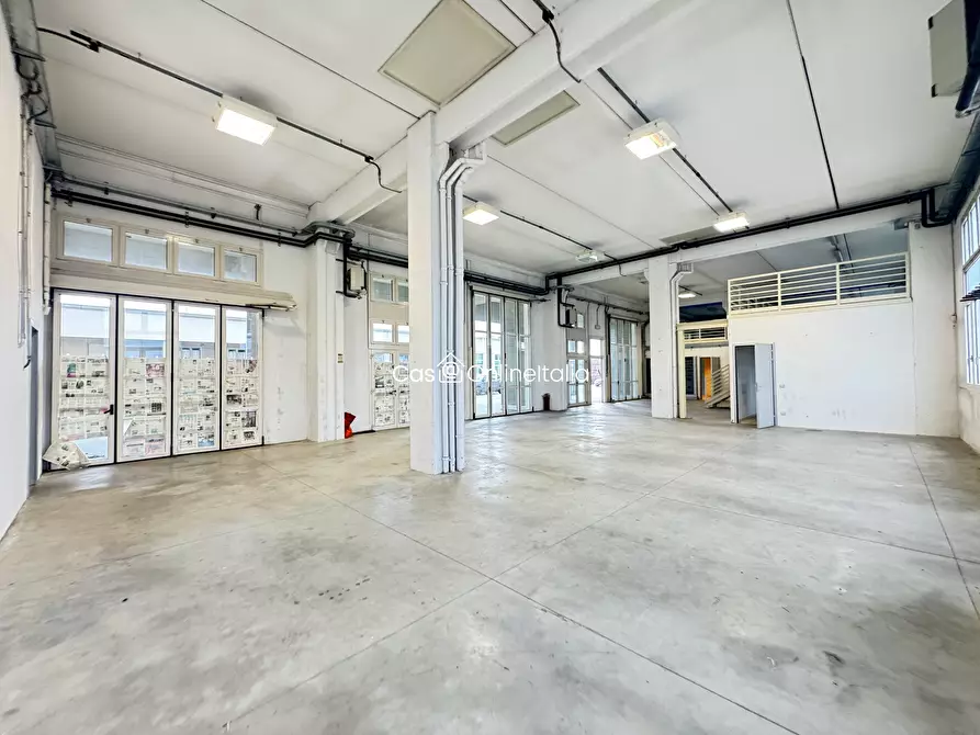 Immagine 1 di Capannone industriale in vendita  in Via Livorno 8 a Firenze