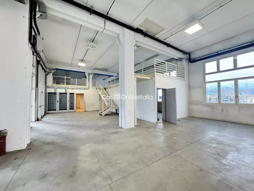 Immagine 2 di Capannone industriale in vendita  in Via Livorno 8 a Firenze