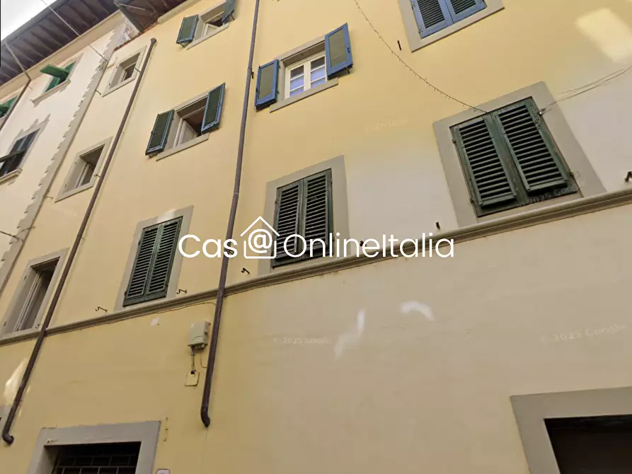 Immagine 2 di Palazzo in vendita  in Via della Sirena 10 a Prato