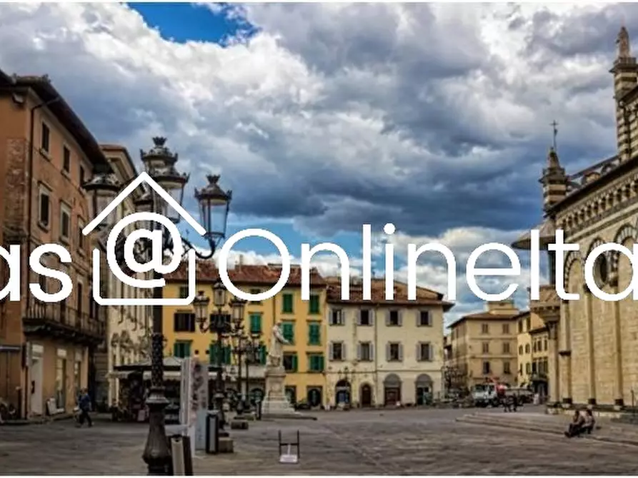 Immagine 3 di Palazzo in vendita  in Via della Sirena 10 a Prato
