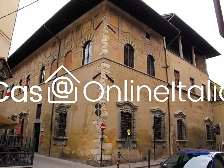 Immagine 6 di Palazzo in vendita  in Via della Sirena 10 a Prato