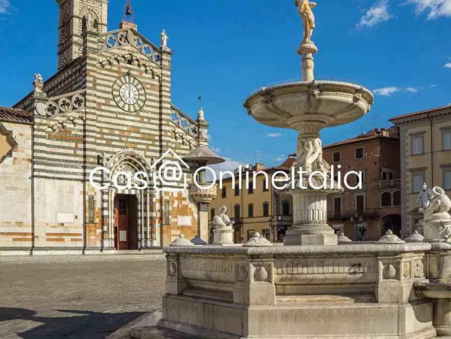 Immagine 12 di Palazzo in vendita  in Via della Sirena 10 a Prato