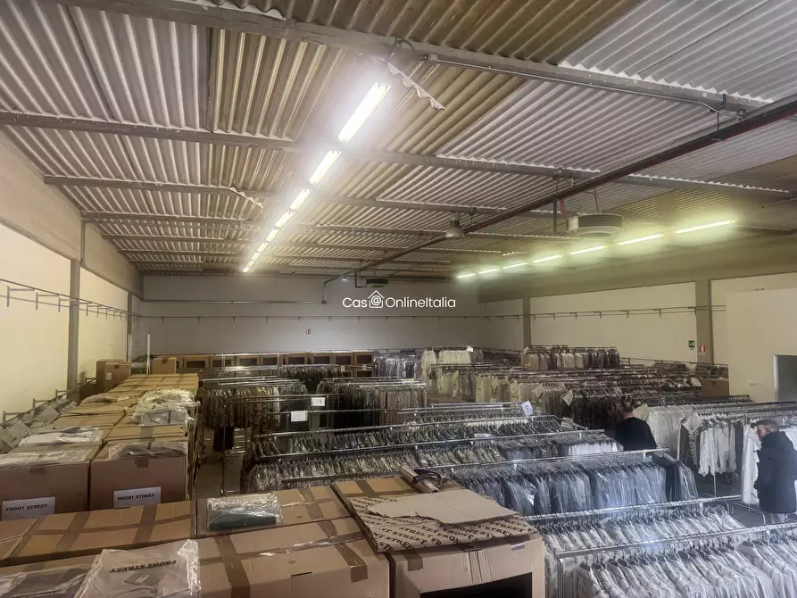 Immagine 1 di Capannone industriale in affitto  in Viale Giacomo Leopardi 31 a Carmignano