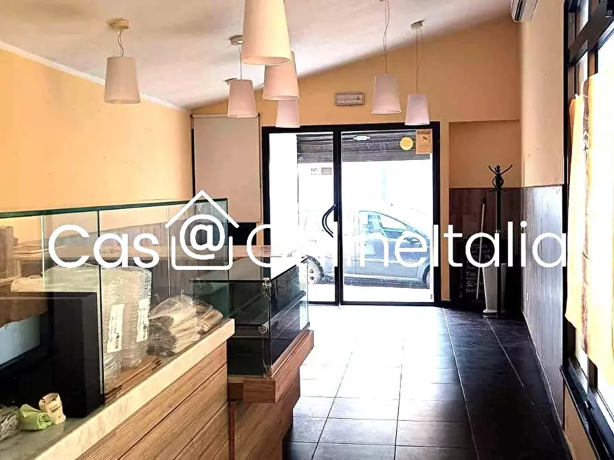 Immagine 2 di Negozio in affitto  in Piazza del Duomo 2 a Prato