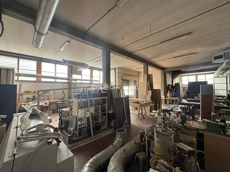 Immagine 12 di Capannone industriale in affitto  in Via del Padule a Scandicci