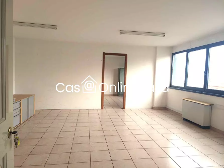 Immagine 1 di Ufficio in vendita  in Via Fabio Filzi 47 a Prato