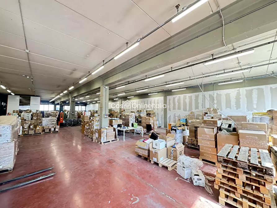 Immagine 1 di Capannone industriale in affitto  in Via Charta 77 10 a Scandicci