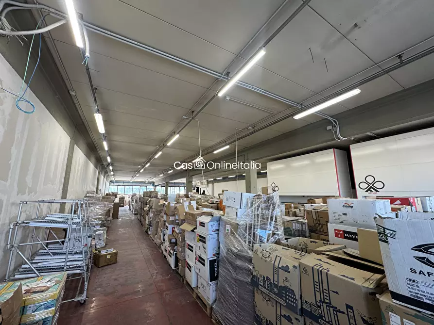 Immagine 2 di Capannone industriale in affitto  in Via Charta 77 10 a Scandicci