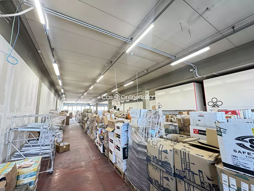 Immagine 3 di Capannone industriale in affitto  in Via Charta 77 10 a Scandicci