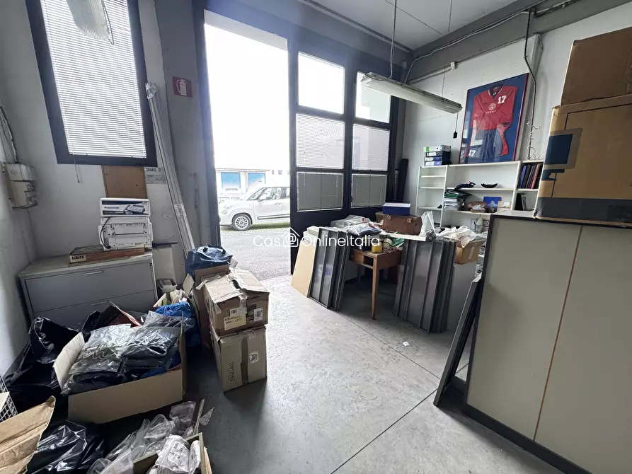 Immagine 15 di Capannone industriale in affitto  in Via VIII Marzo 51 a Scandicci