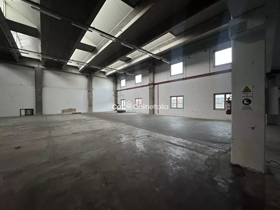Immagine 5 di Capannone industriale in affitto  in Via del Padule a Scandicci
