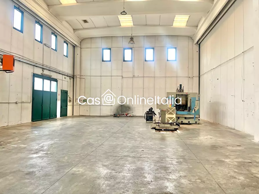 Immagine 3 di Capannone industriale in vendita  in Via Ugo la Malfa 18 a Signa