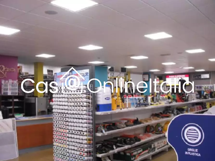 Immagine 16 di Locale commerciale in vendita  in Via Settevalli 326 a Perugia
