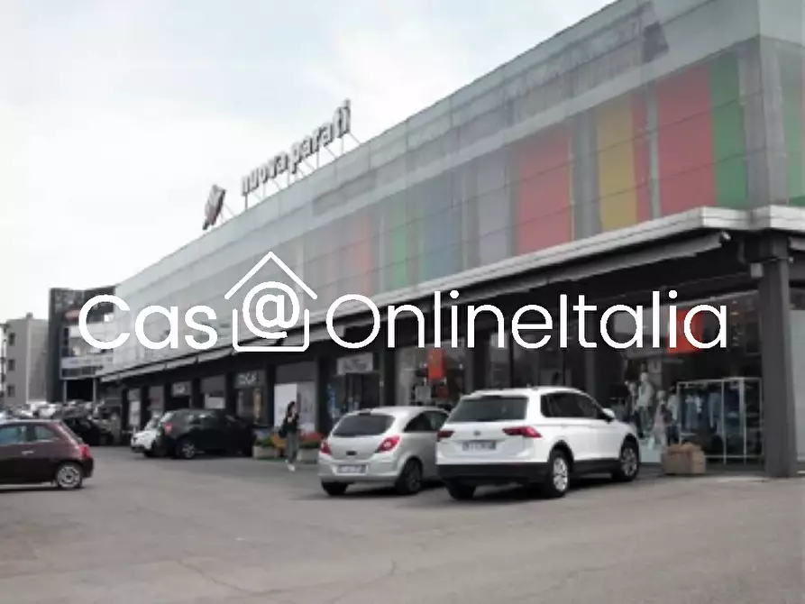 Immagine 2 di Locale commerciale in vendita  in Via Settevalli 326 a Perugia