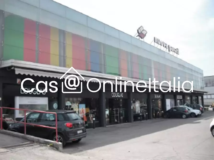 Immagine 1 di Locale commerciale in vendita  in Via Settevalli 326 a Perugia