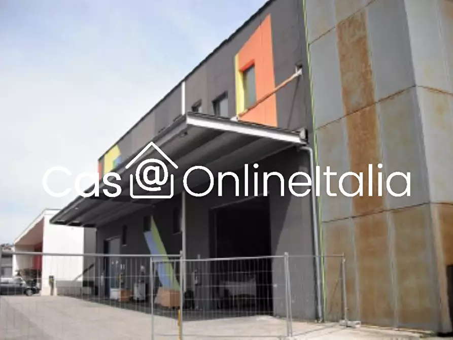 Immagine 5 di Locale commerciale in vendita  in Via Settevalli 326 a Perugia