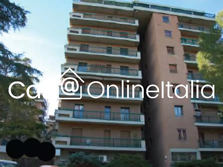 Immagine 2 di Magazzino in vendita  in Via Vittorio Emanuele Orlando a Perugia