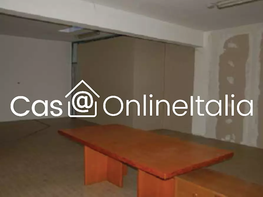 Immagine 9 di Magazzino in vendita  in Via Vittorio Emanuele Orlando a Perugia
