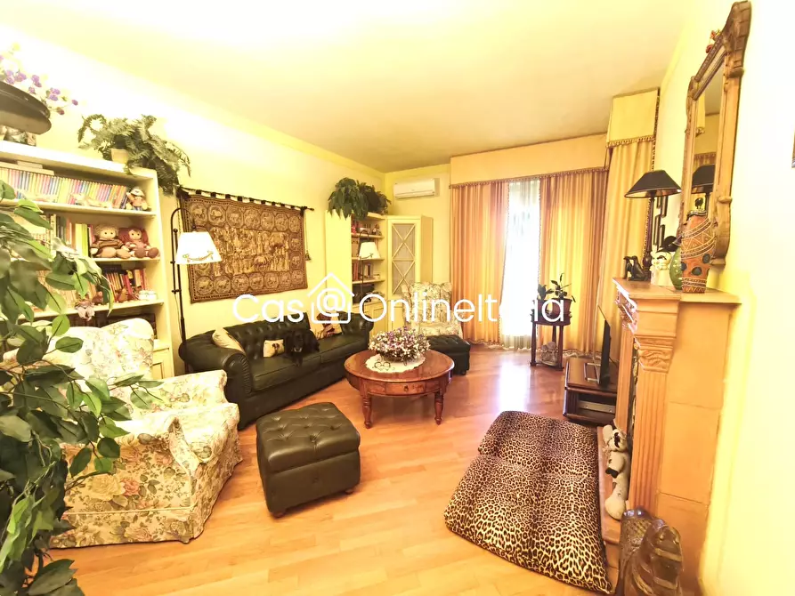 Immagine 4 di Appartamento in vendita  in Viale Montegrappa 231 a Prato