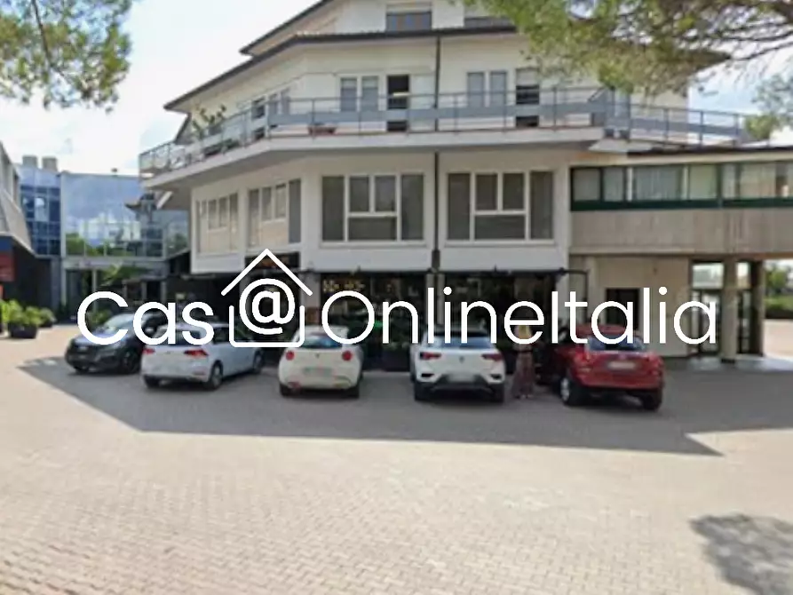 Immagine 1 di Negozio in vendita  in Via Gerardo Dottori 94 a Perugia