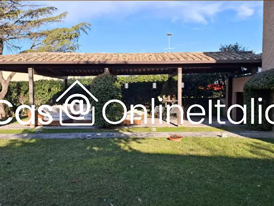 Immagine 2 di Villa in vendita  in Via Fratelli Cairoli 1 a Corciano