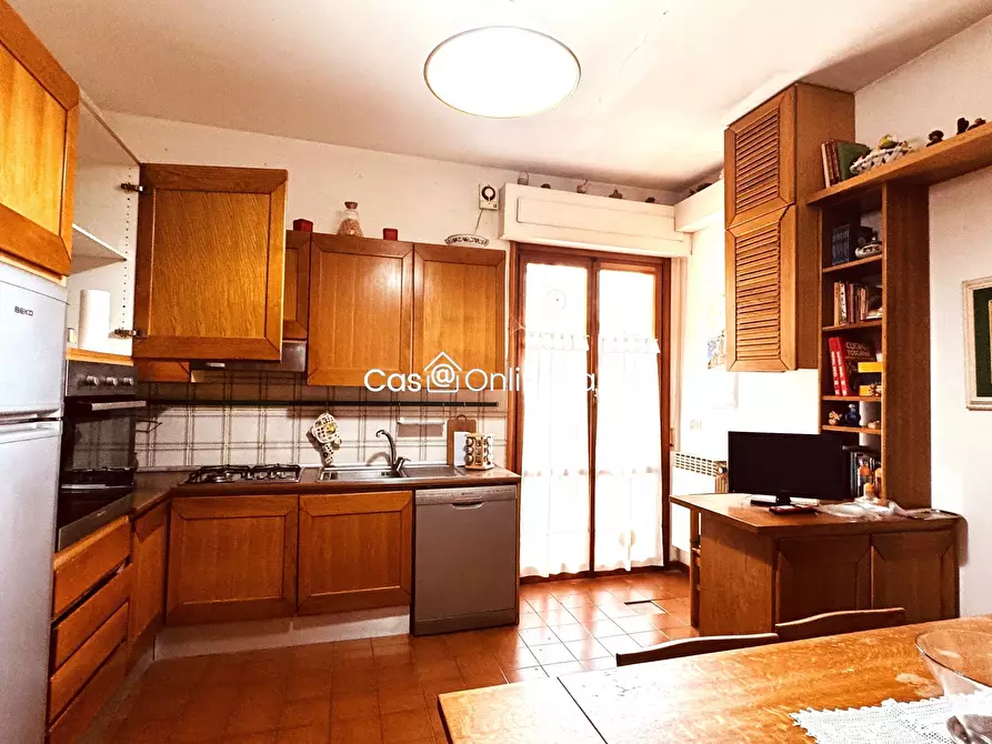 Immagine 10 di Appartamento in vendita  in Via Bino Binazzi 1 a Prato