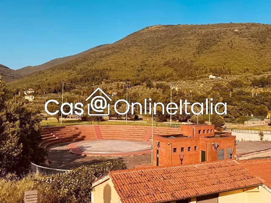 Immagine 1 di Casa indipendente in vendita  in Via Giuseppe Giusti a Prato