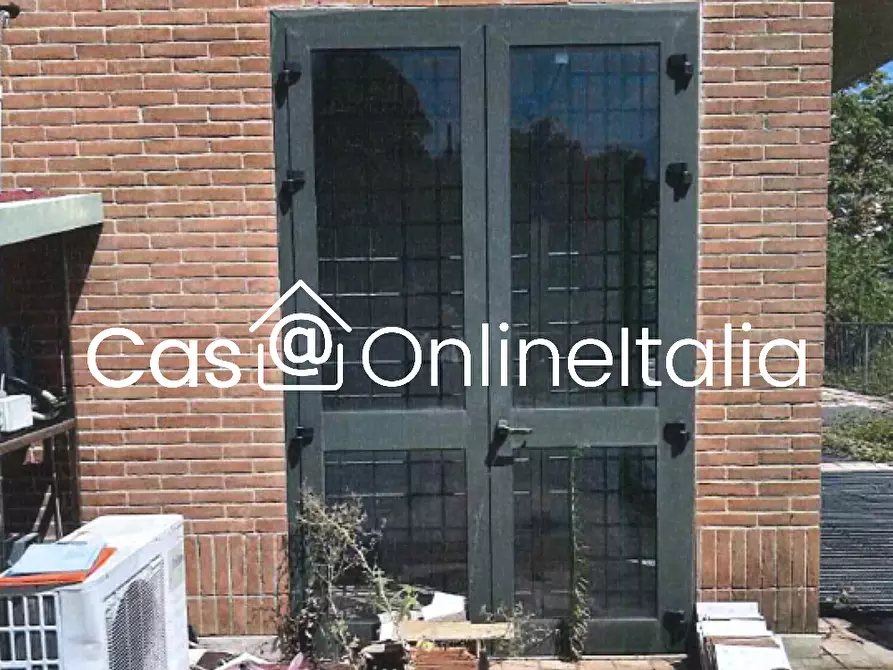 Immagine 7 di Negozio in vendita  in Strada Tuderte 75 a Perugia