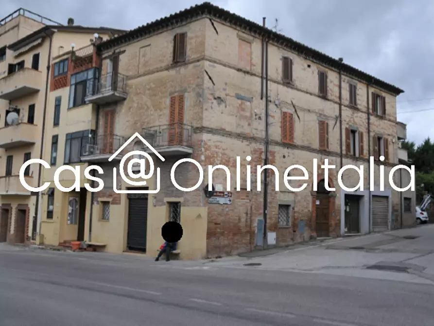 Immagine 1 di Negozio in vendita  in Via Umbria a Perugia