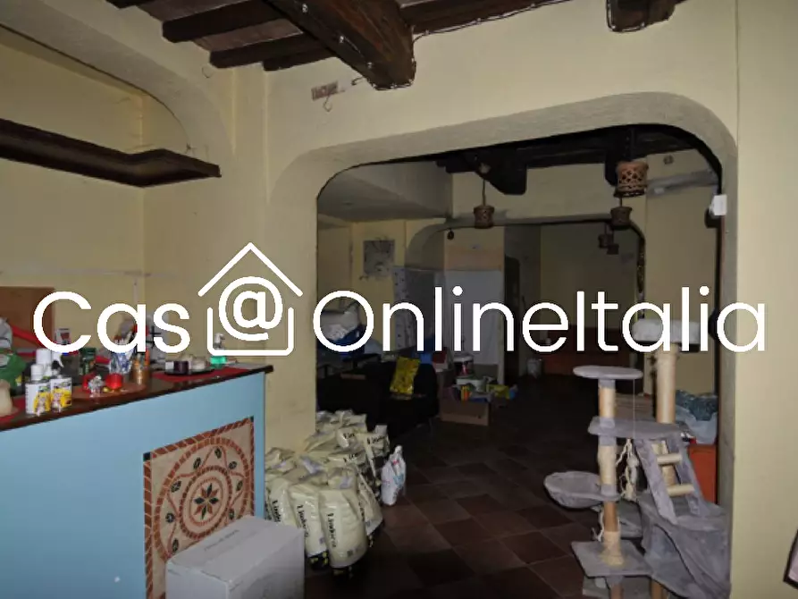 Immagine 2 di Negozio in vendita  in Via Umbria a Perugia