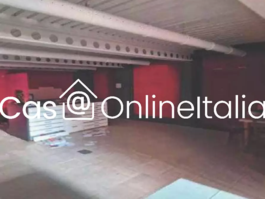 Immagine 12 di Negozio in vendita  in Via Carlo Marx a Spoleto