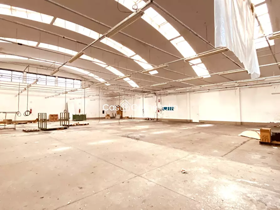 Immagine 2 di Capannone industriale in vendita  in Via Giuliano Ristori a Prato