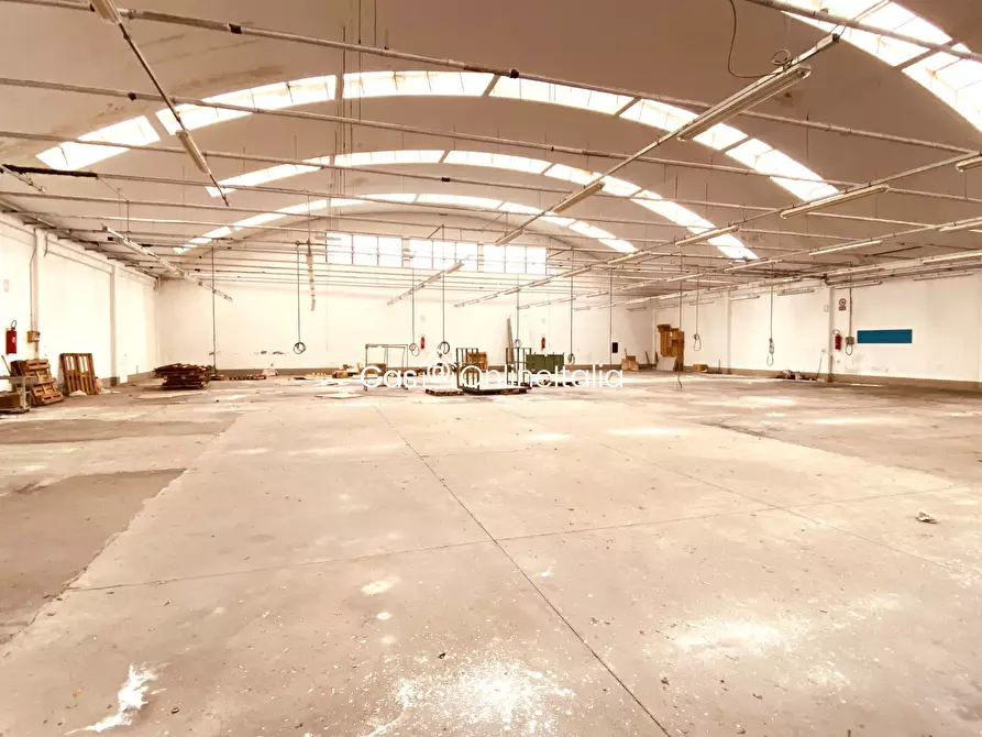 Immagine 4 di Capannone industriale in vendita  in Via Giuliano Ristori a Prato