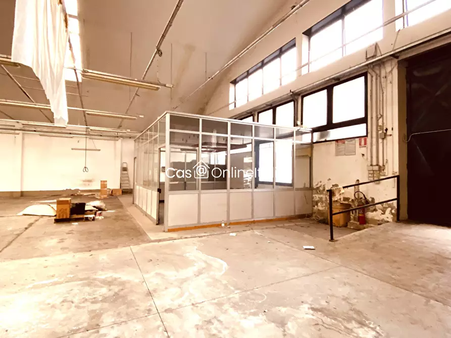 Immagine 5 di Capannone industriale in vendita  in Via Giuliano Ristori a Prato