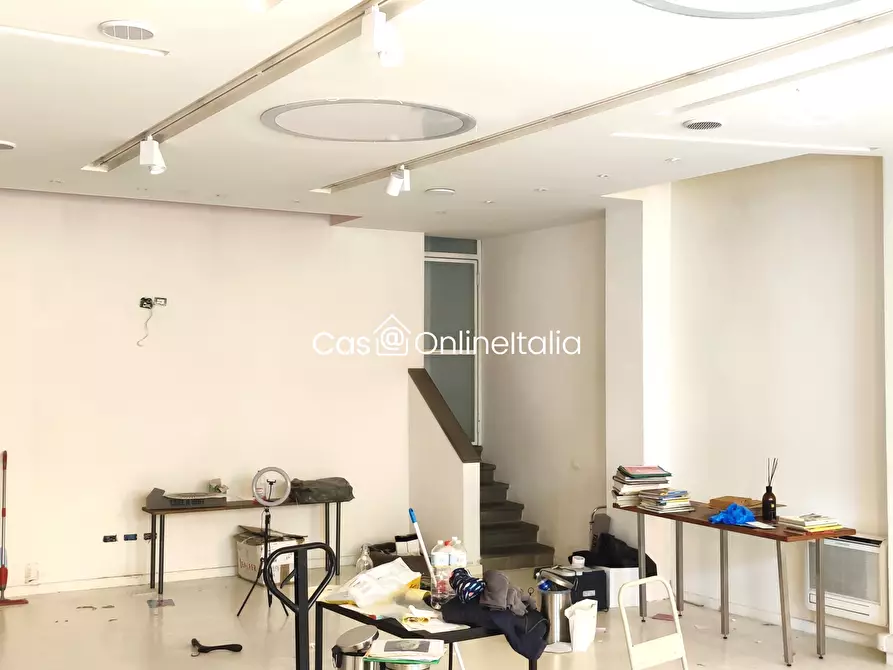 Immagine 5 di Negozio in vendita  in Via Pomeria 74 a Prato