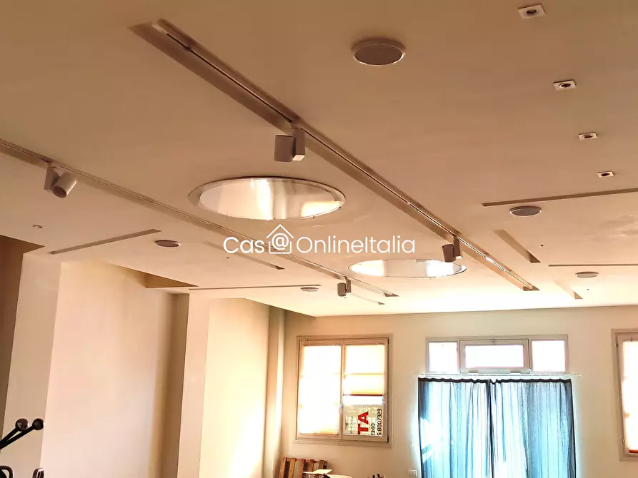 Immagine 8 di Negozio in vendita  in Via Pomeria 74 a Prato