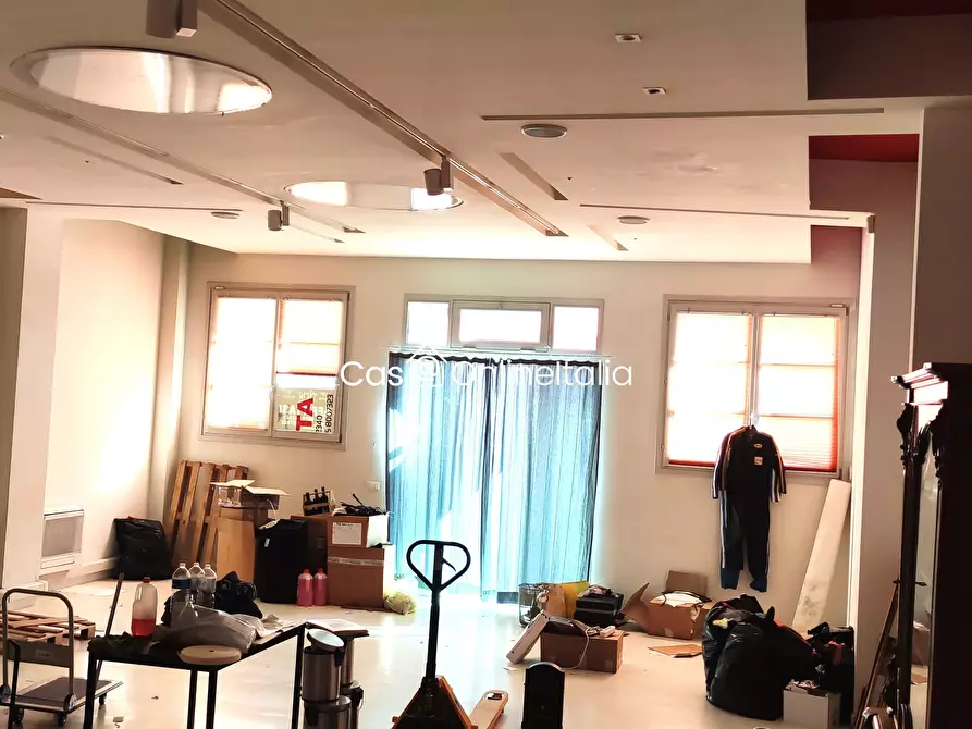 Immagine 10 di Negozio in vendita  in Via Pomeria 74 a Prato