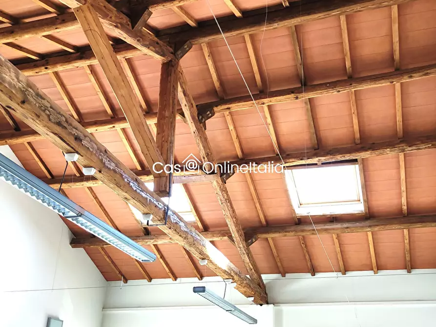 Immagine 18 di Negozio in vendita  in Via Pomeria 74 a Prato