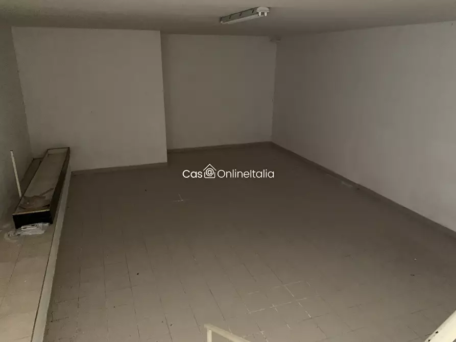 Immagine 13 di Negozio in vendita  in Via Romeo Gallenga 6 a Perugia