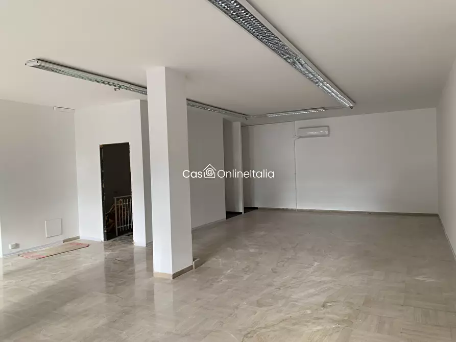 Immagine 4 di Negozio in vendita  in Via Romeo Gallenga 6 a Perugia