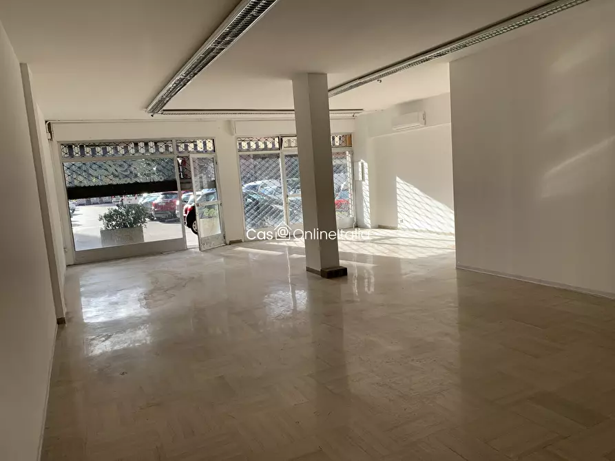 Immagine 8 di Negozio in vendita  in Via Romeo Gallenga 6 a Perugia