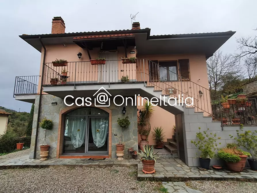Immagine 1 di Villa in vendita  in Via Baccio Bandinelli 59 a Gaiole In Chianti