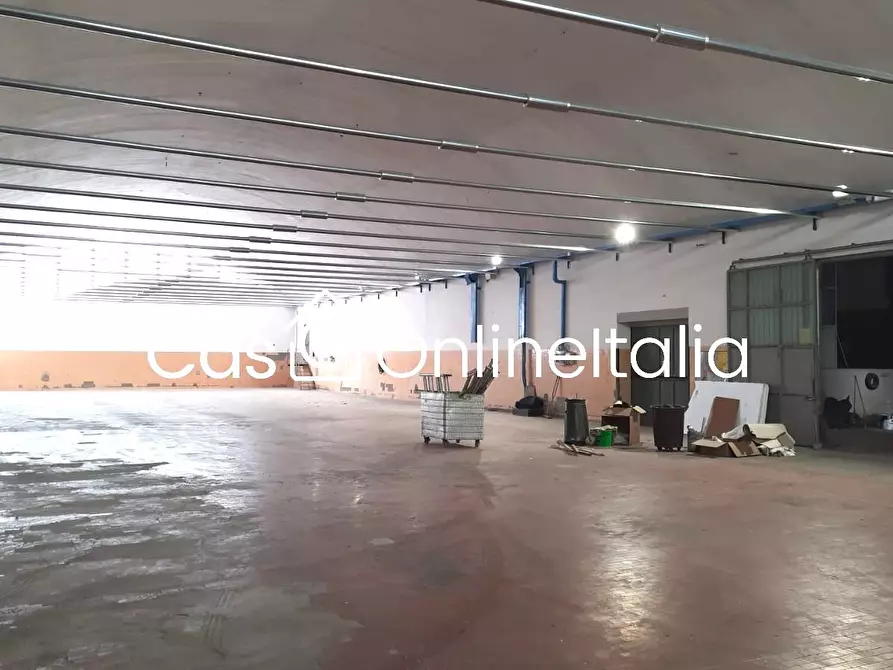 Immagine 1 di Capannone industriale in affitto  in Via Val di Bisenzio 165 a Vaiano