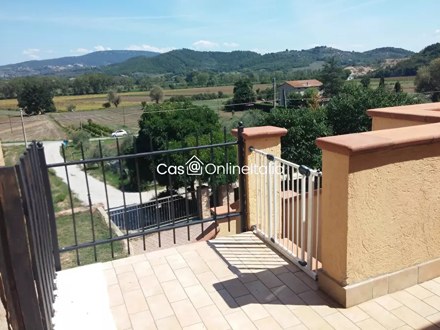 Immagine 8 di Casa bifamiliare in vendita  in Via Dell'Anguillara 13 a Magione
