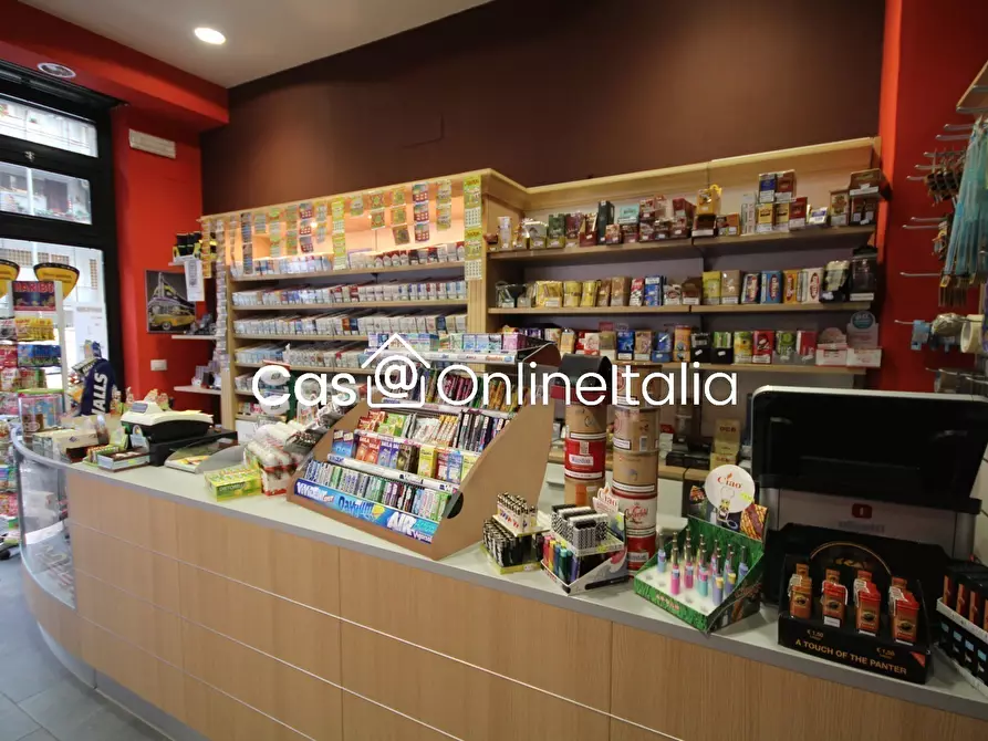 Immagine 4 di Attività commerciale in vendita  in Via di Scandicci 1 a Scandicci