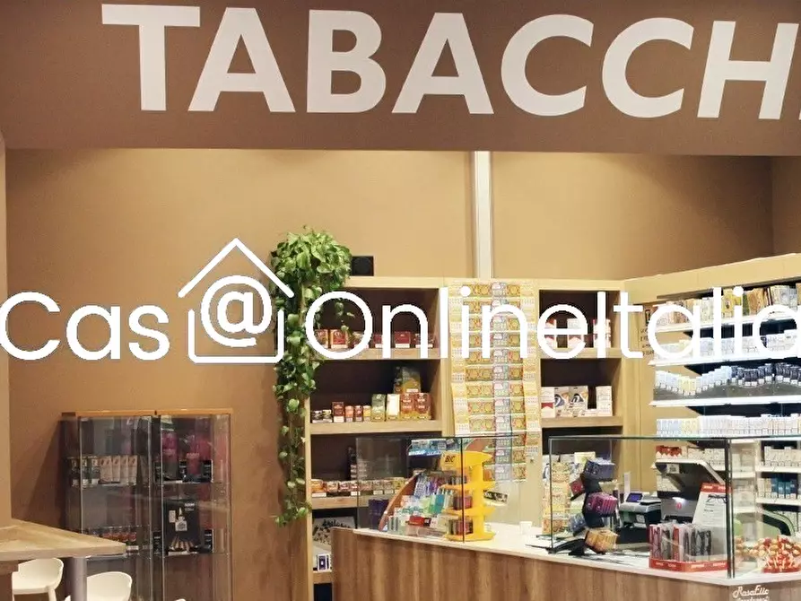 Immagine 7 di Attività commerciale in vendita  in Via di Scandicci 1 a Scandicci