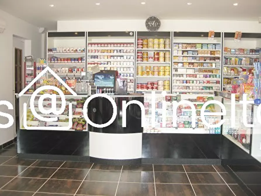 Immagine 11 di Attività commerciale in vendita  in Via di Scandicci 1 a Scandicci