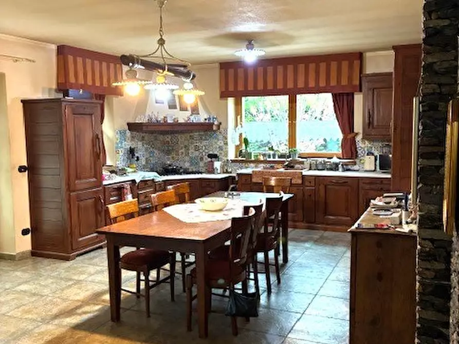 Immagine 1 di Villa in vendita  in via Vercellino a Oulx