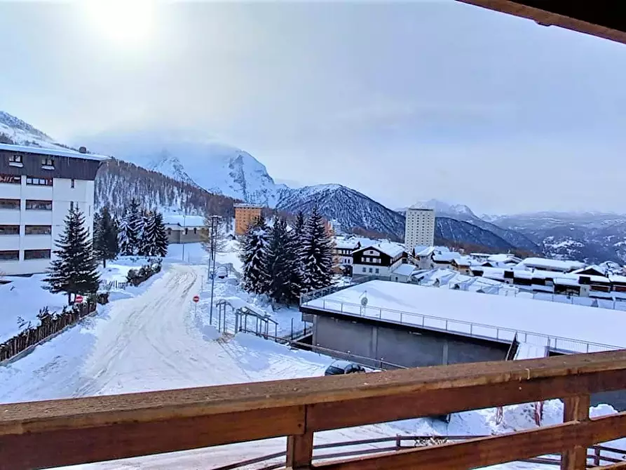 Immagine 2 di Appartamento in affitto  in Via Piave Cond. Royal 10 a Sestriere