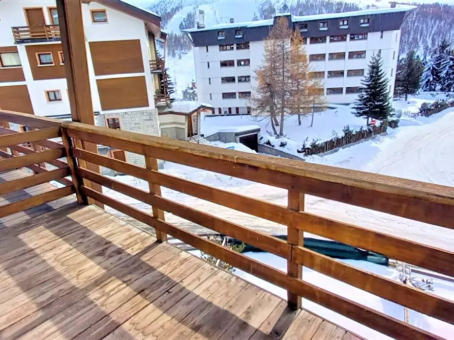 Immagine 1 di Appartamento in affitto  in Via Piave Cond. Royal 10 a Sestriere
